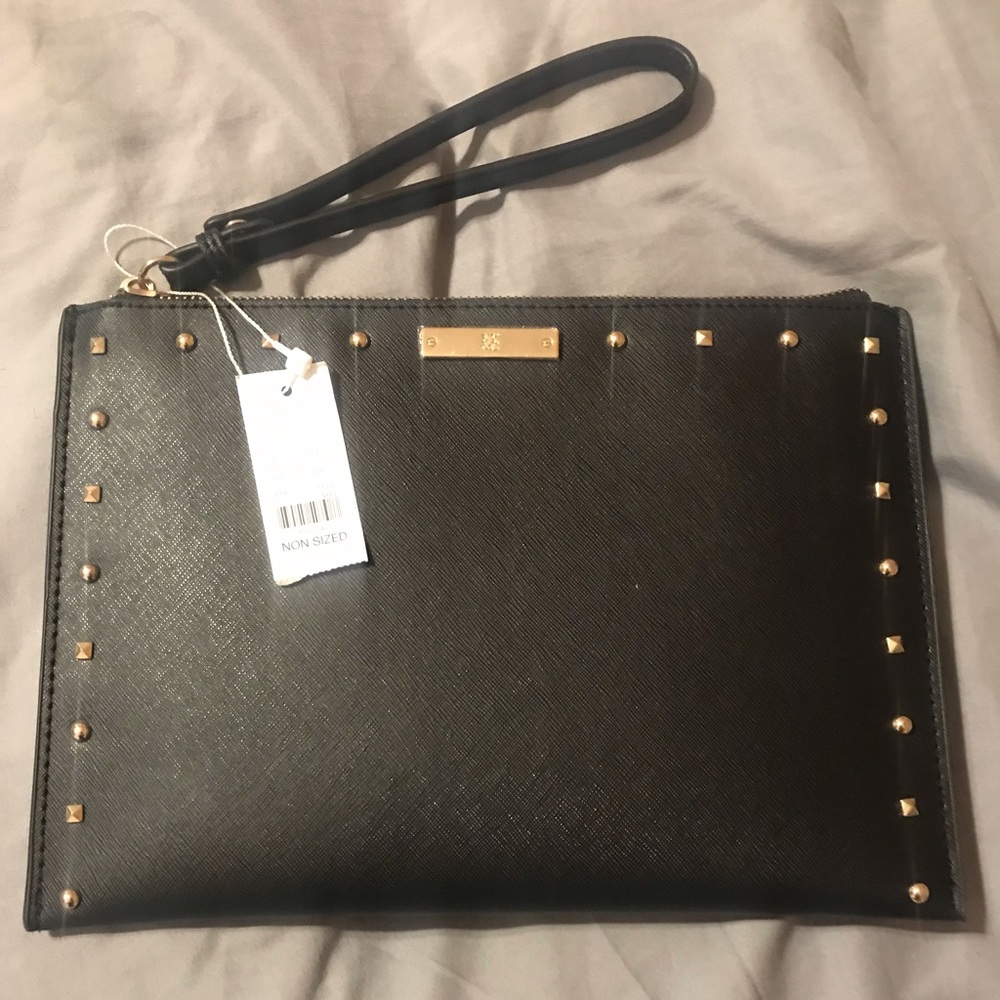 Black clutch